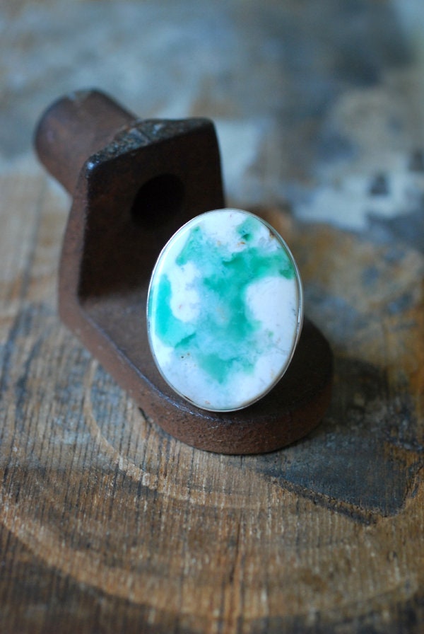 Chrysopal Glowing Green Ring