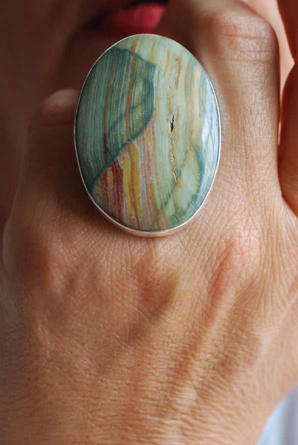Sierra Verde Ring Rainbow Green Petrified Wood