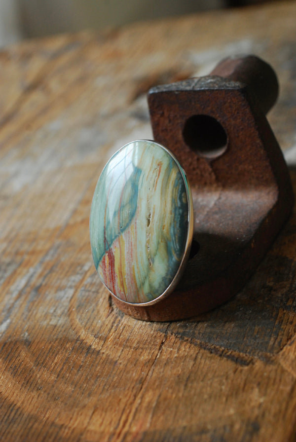 Sierra Verde Ring Rainbow Green Petrified Wood