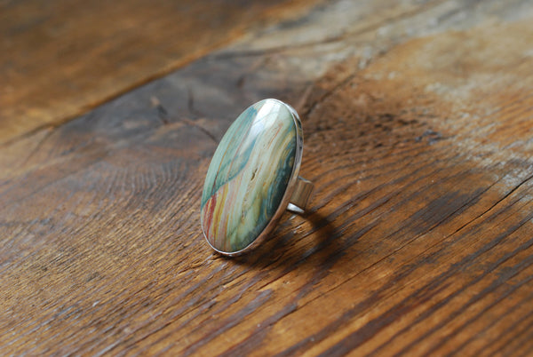 Sierra Verde Ring Rainbow Green Petrified Wood