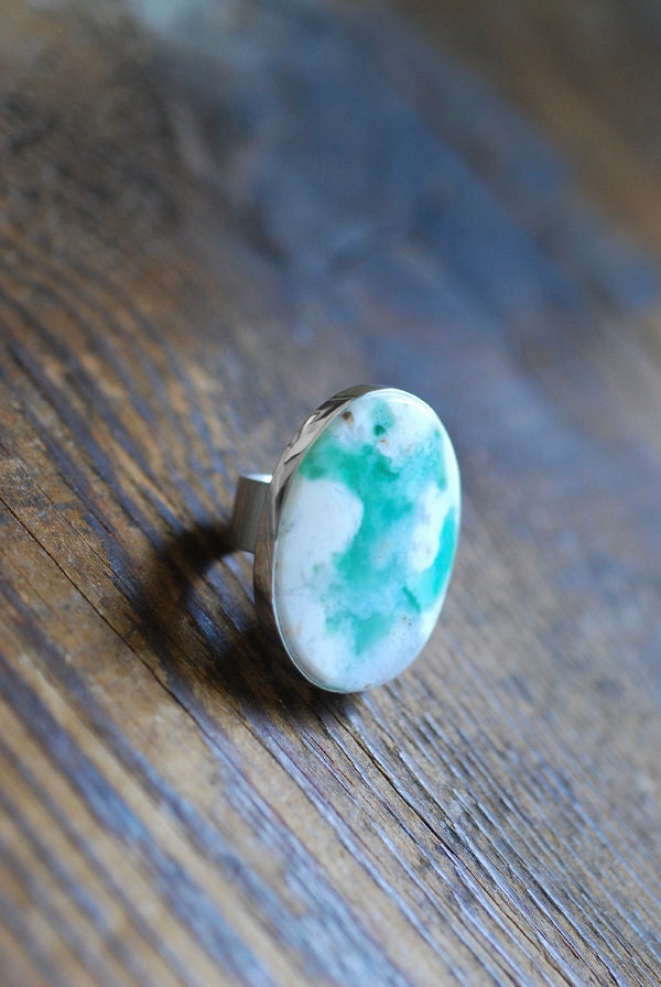 Chrysopal Glowing Green Ring