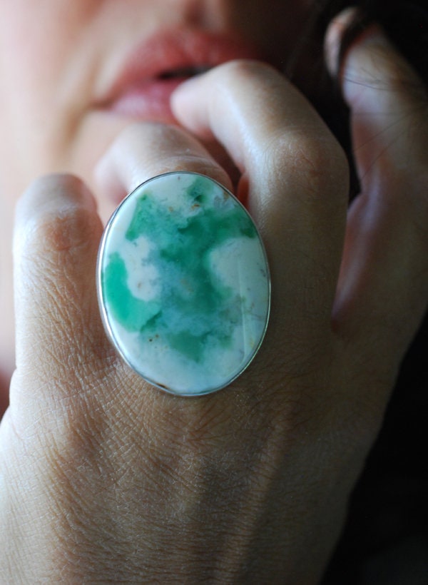 Chrysopal Glowing Green Ring