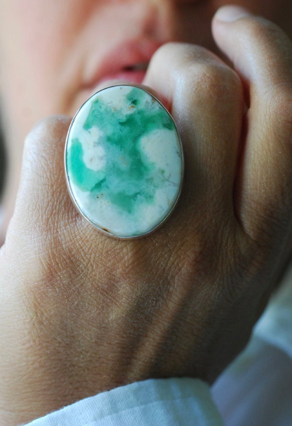 Chrysopal Glowing Green Ring