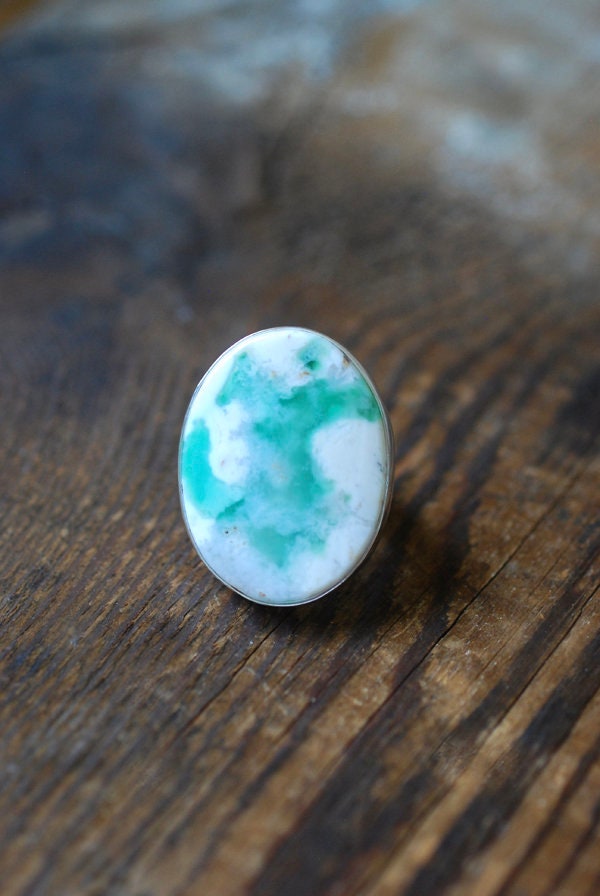 Chrysopal Glowing Green Ring